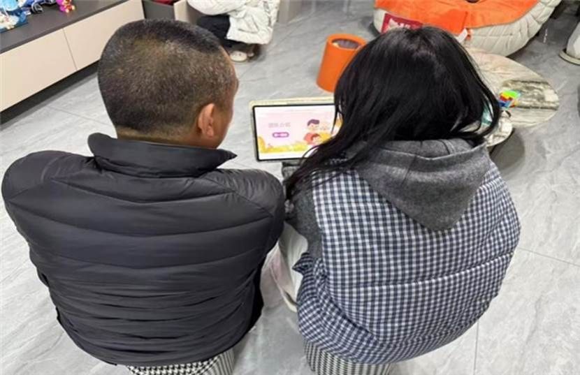 青梦新芽团队勇担当：为乡村“空巢老人”铺就幸福路
